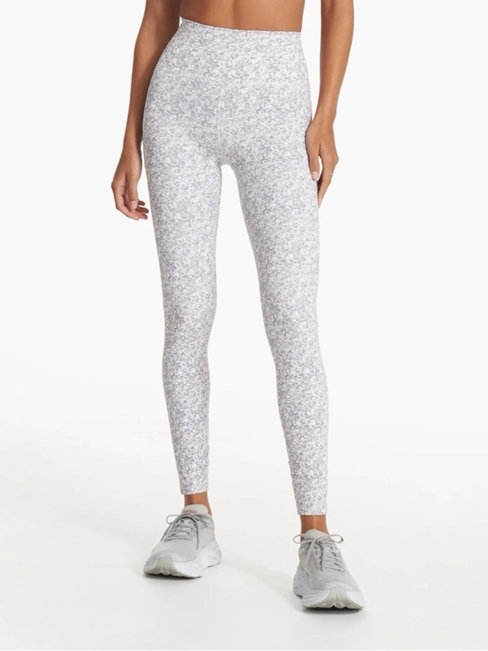 Vuori Studio Pocket Leggings in Salt Blurred Torrent